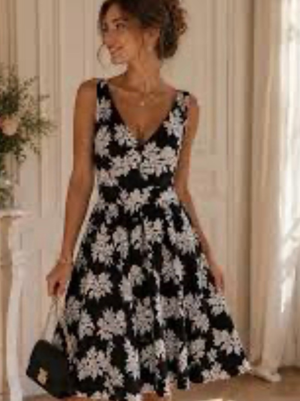 Betsy Johnson Black & White Floral V-Neck Sleeveless Dress - Picture 1 of 8